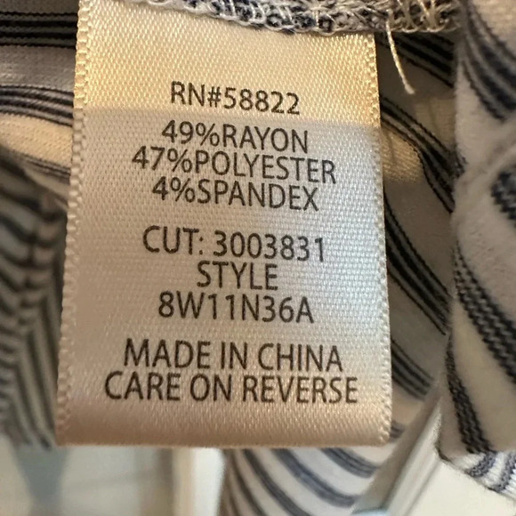 Max Studio Women's Tie Sleeve Blouse in Ivory/Indigo Dainty Stripe Plus Size 2X - Picture 10 of 13